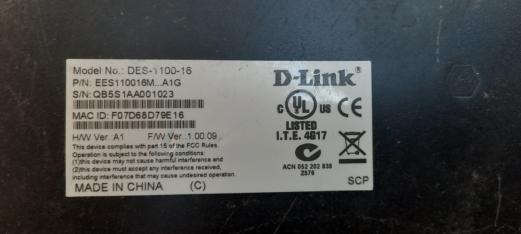 Switch D-Link DES-1100-16.