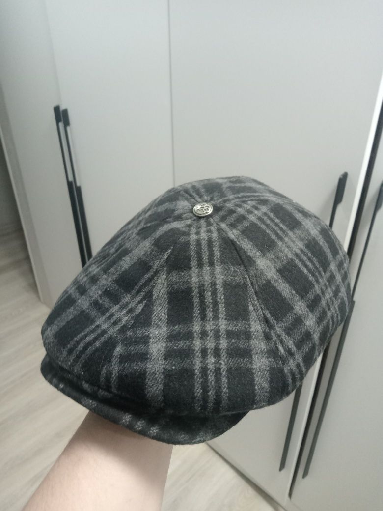Продам зимню кепку