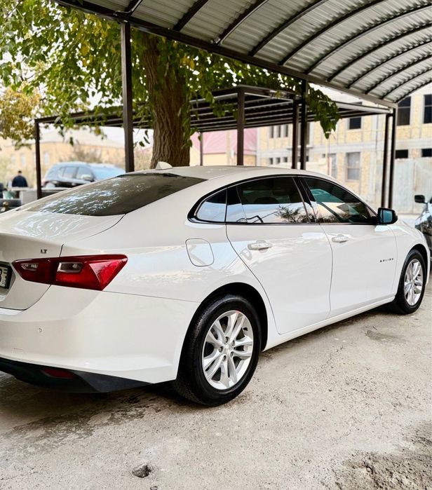 Малибу 2.4 сотилади