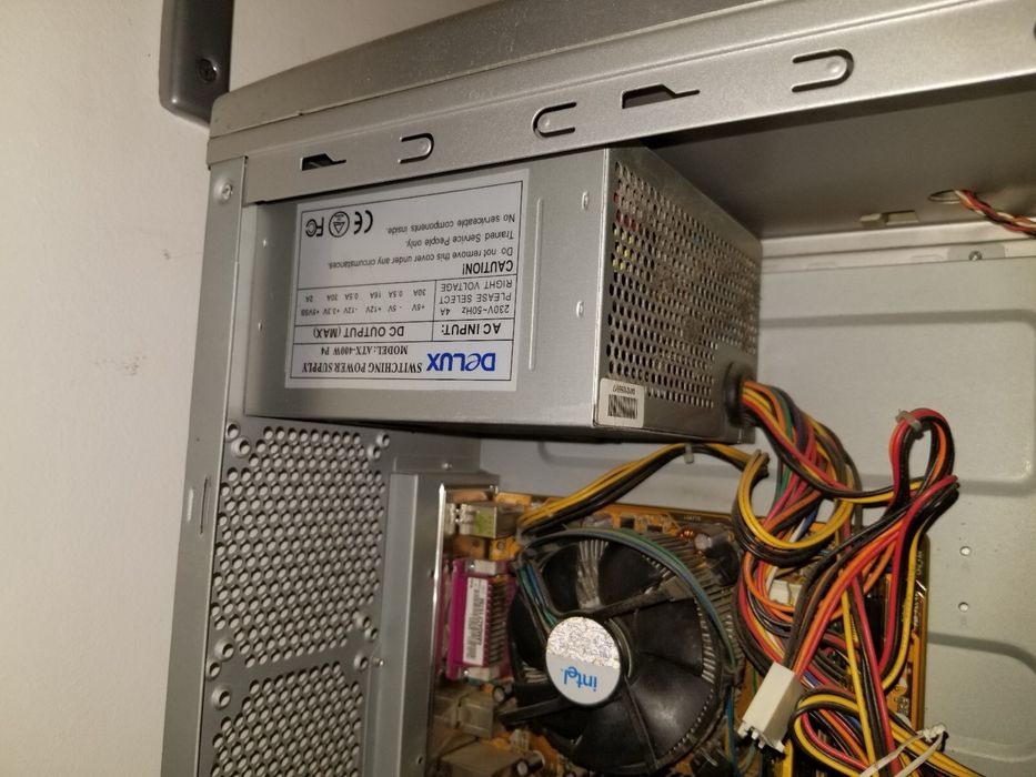 Carcasă PC, bonus sursa si ventilator 8 cm