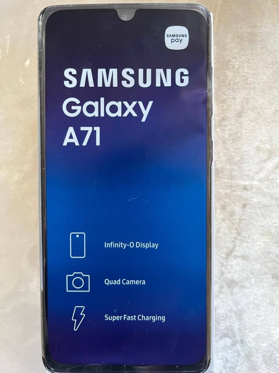 продаётся SAMSUNG A71 + 2 чехла в подарок!!!