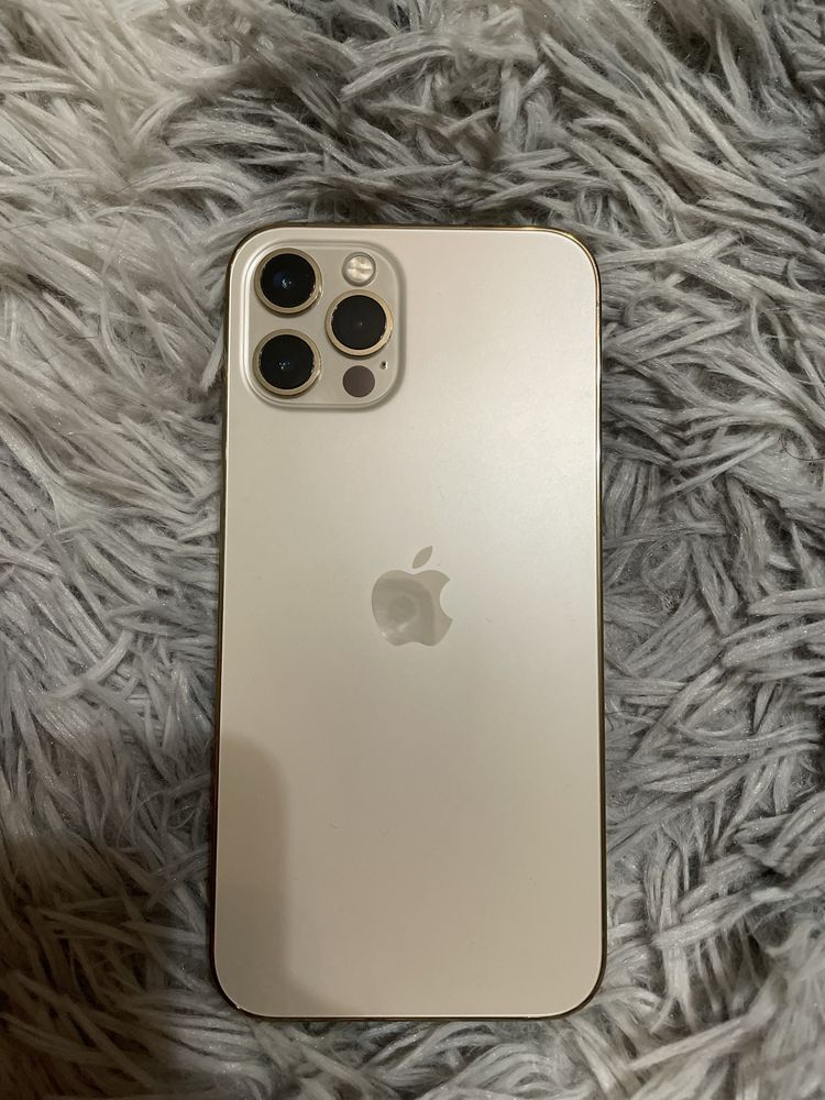 Продается Iphone 12 pro Gold