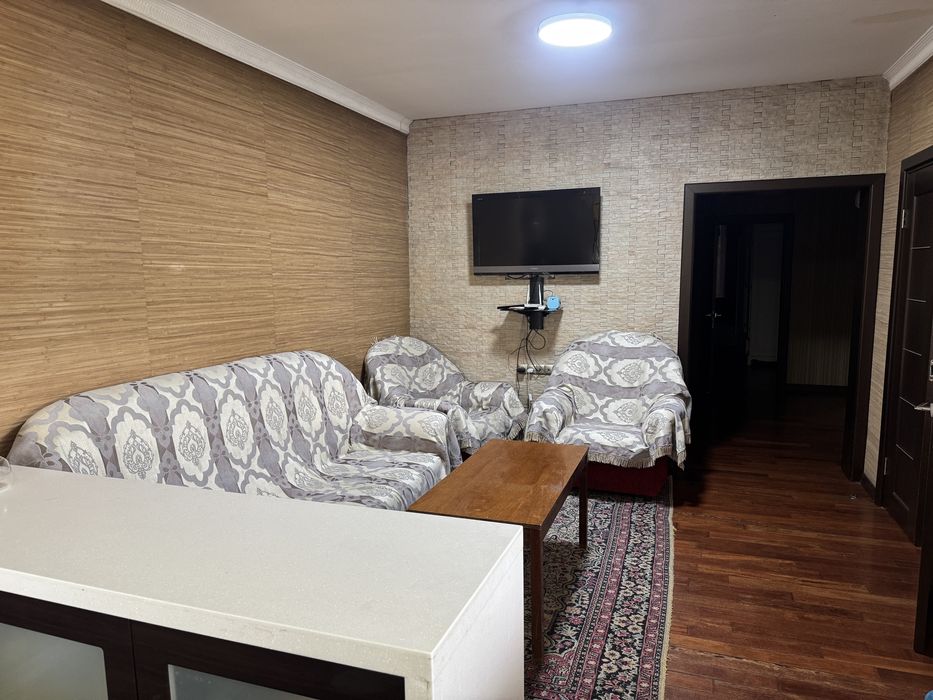 Диван с креслами, почти новая