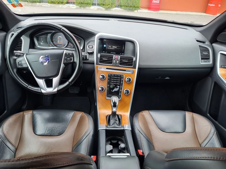 Volvo XC 60 Se emite factura fiscala , pretul include tva