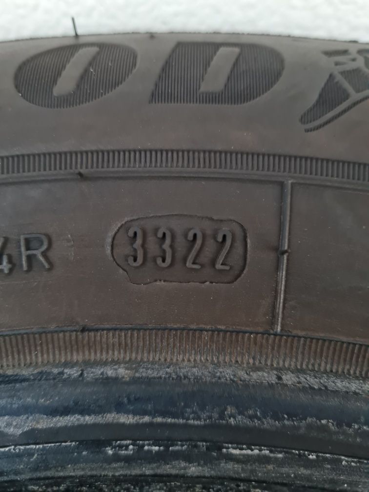 Зимни гуми 4 броя GOODYEAR UltraGrip 9+ 195 65 R15 дот 3322