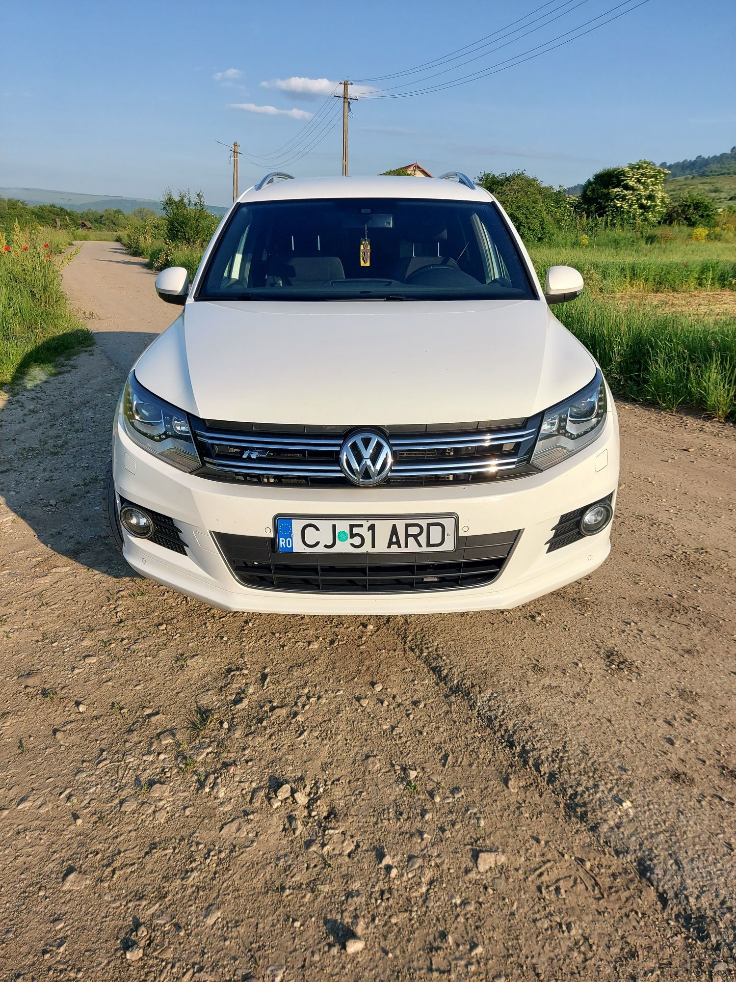 Vând Vw Tiguan R-line 12.200  euro