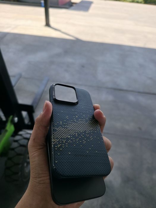 IPhone 15 pro black titanium