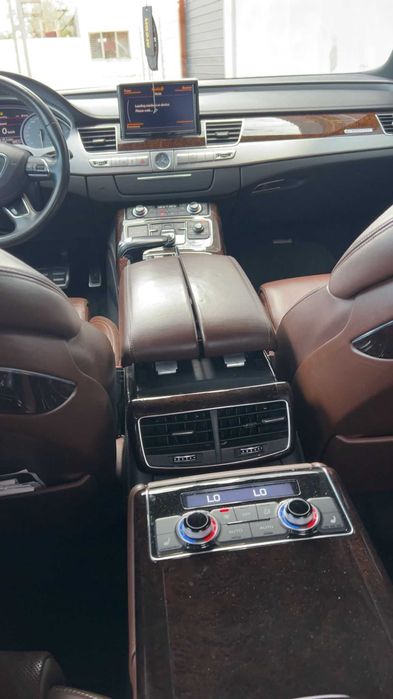 AUDI S8 2013 v8 520 cp