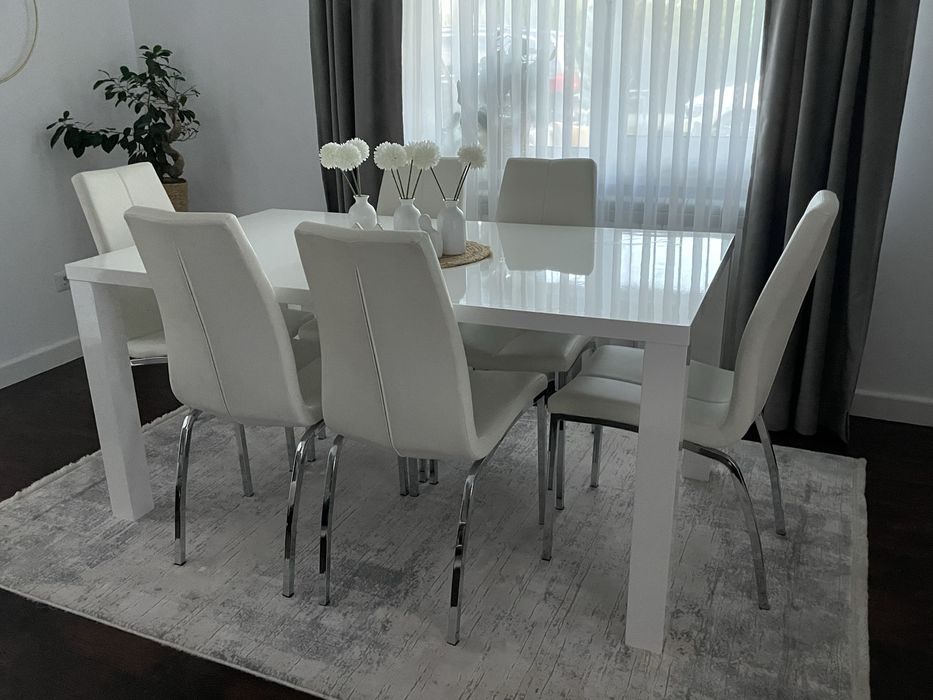 Masa de 6 persoane cu scaune