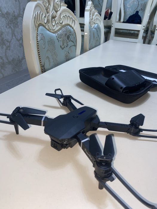 Продаю дрон с камерой