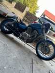 Suzuki intruder vs800