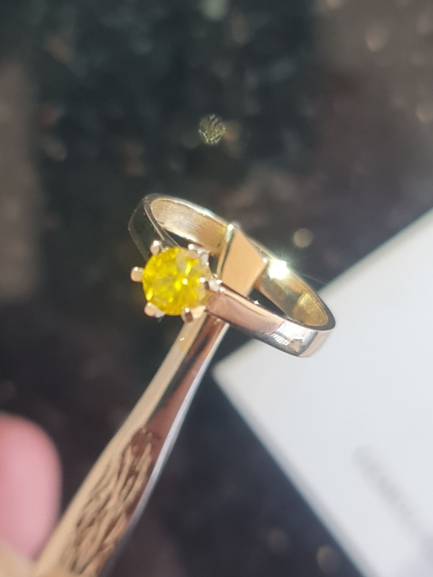 Inel logodna diamant galben 0.5 carate superb
