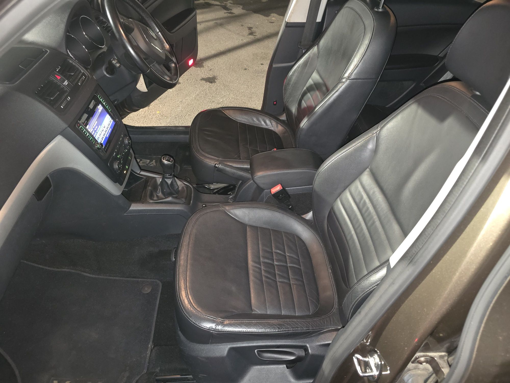 Skoda Yeti 2.0Tdi 140кс CFH 4x4 Ксенон/Подргрев на части