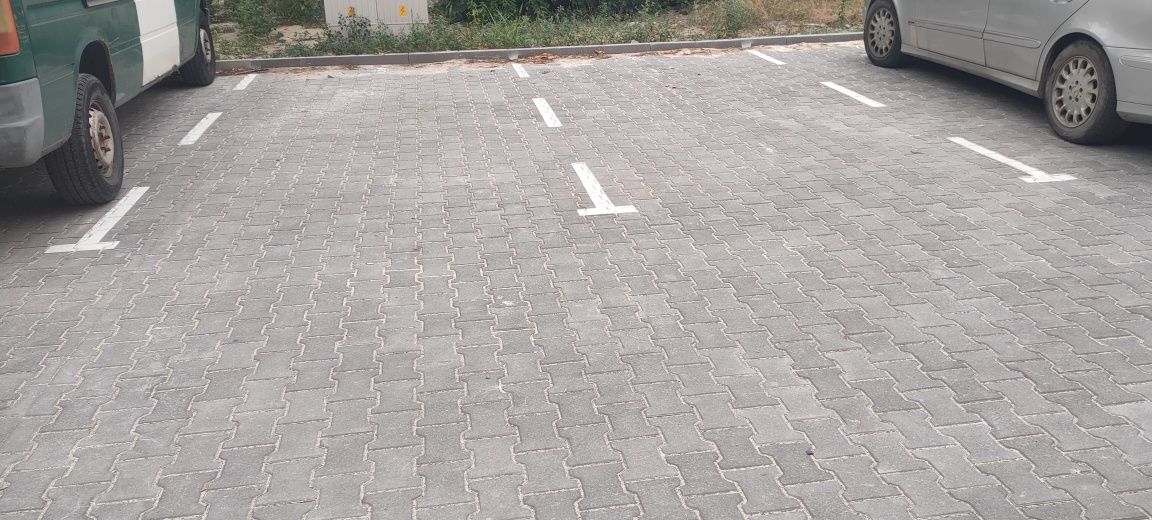 Паркомясто  под  наем