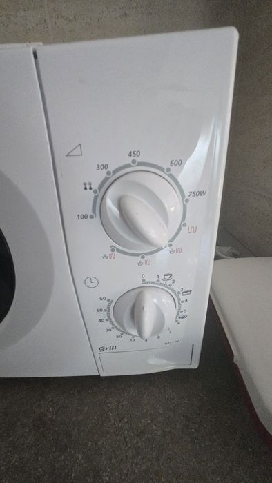 Cuptor microunde Samsung
