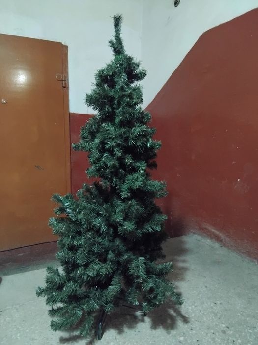 Ёлка искусственная