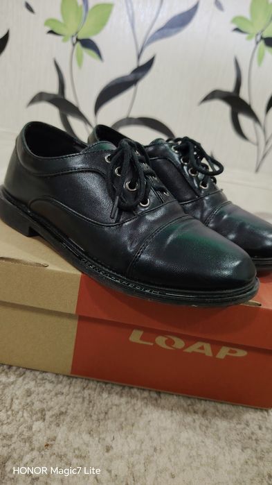 Pantofi negrii unisex mărimea 35,interior 21,5