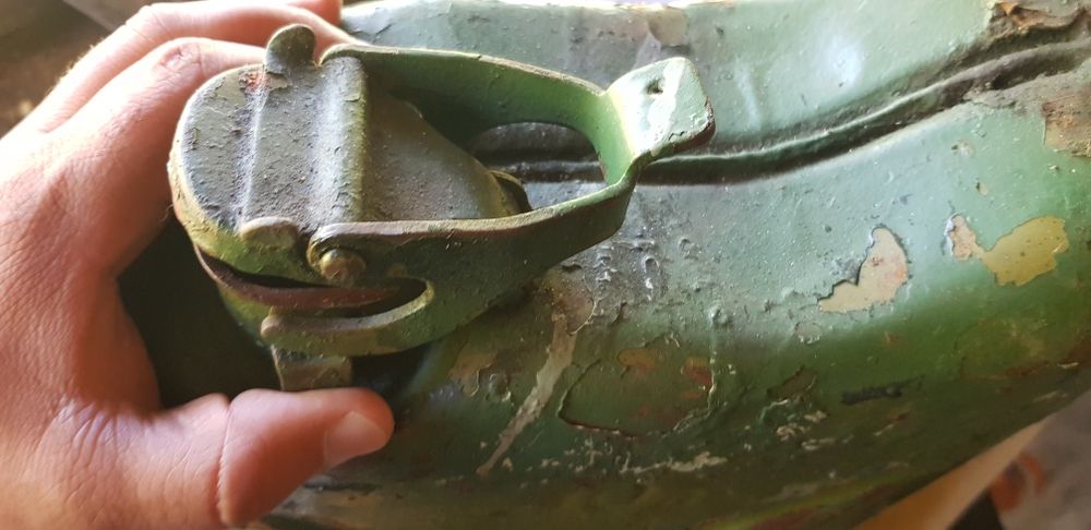 Туба метална за бензин ,с леки забележки по б