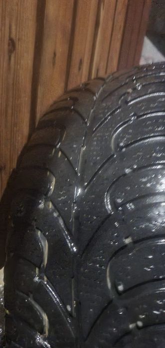 Roti r15 iarna 185 60 r15 Logan