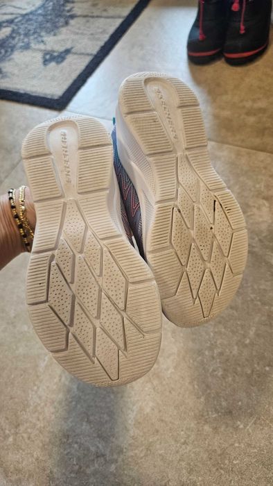 Vand pantofi sport fete Skechers marimea 27