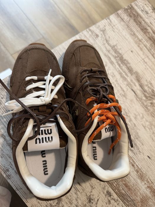 Vand sneakers New Balance x Miu Miu