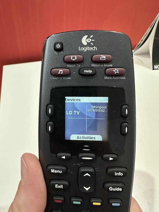 Telecomanda Universala Logitech Harmony 700