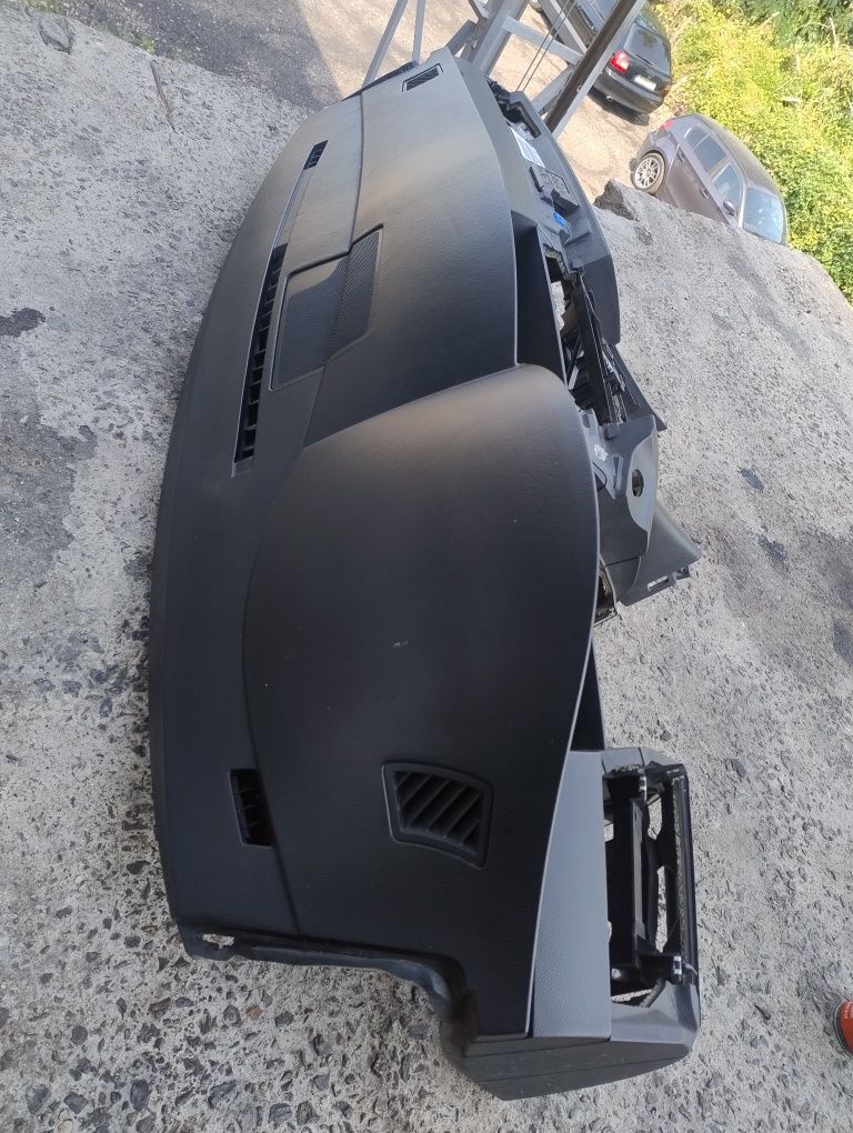 Табло за БМВ Е60 Е61 с къпхолдъри/BMW E60 E61