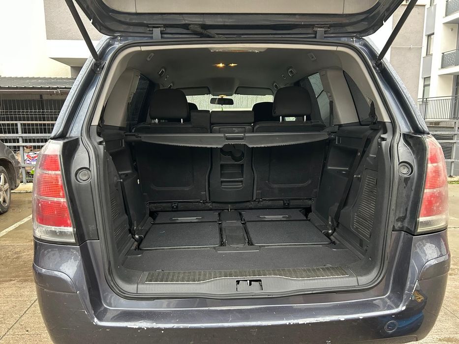 Vând Opel Zafira (dau și la schimb, ofer și diferență)