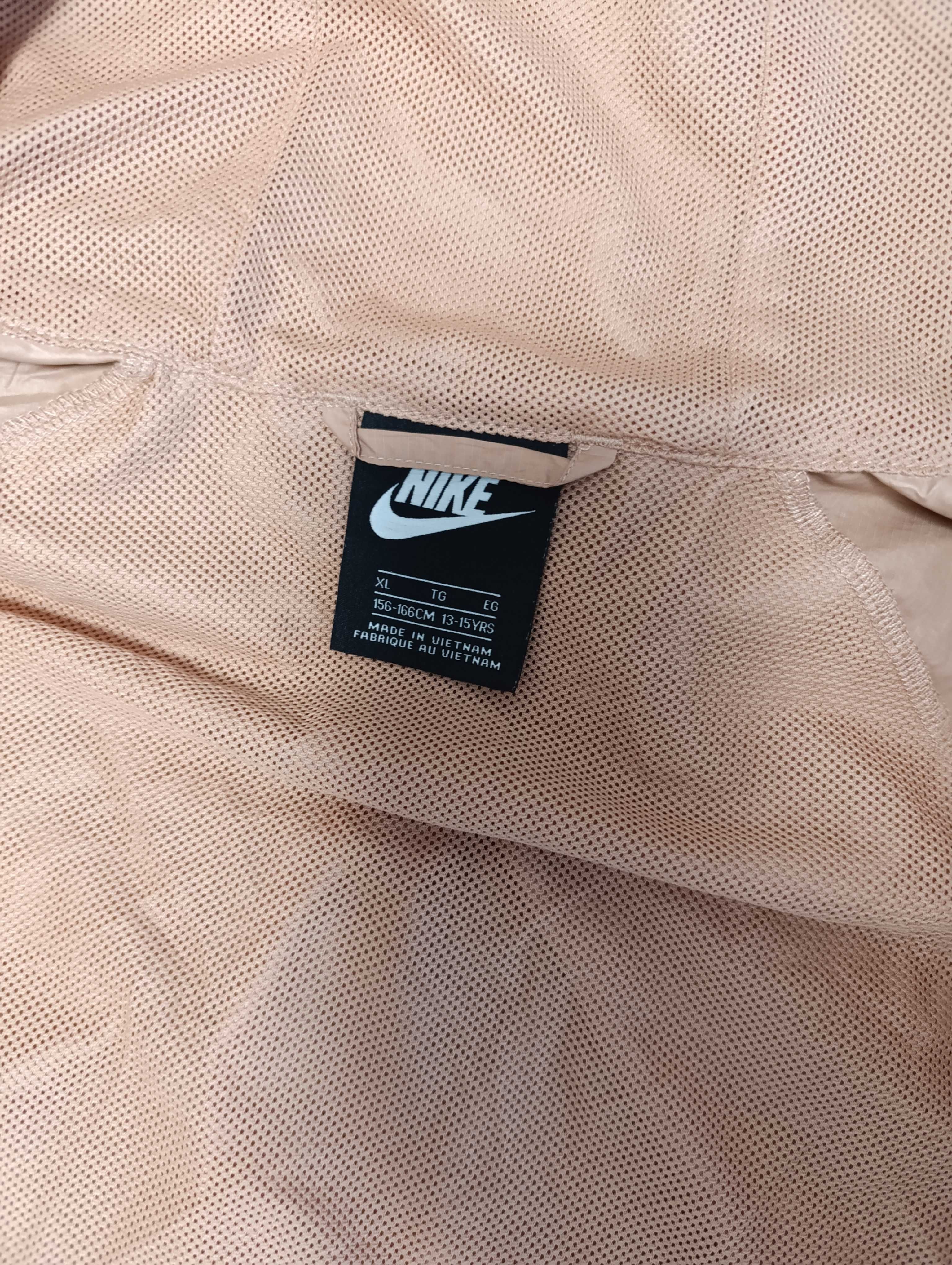 ''Nike''оригинално дамско тънко яке,ветровка М размер