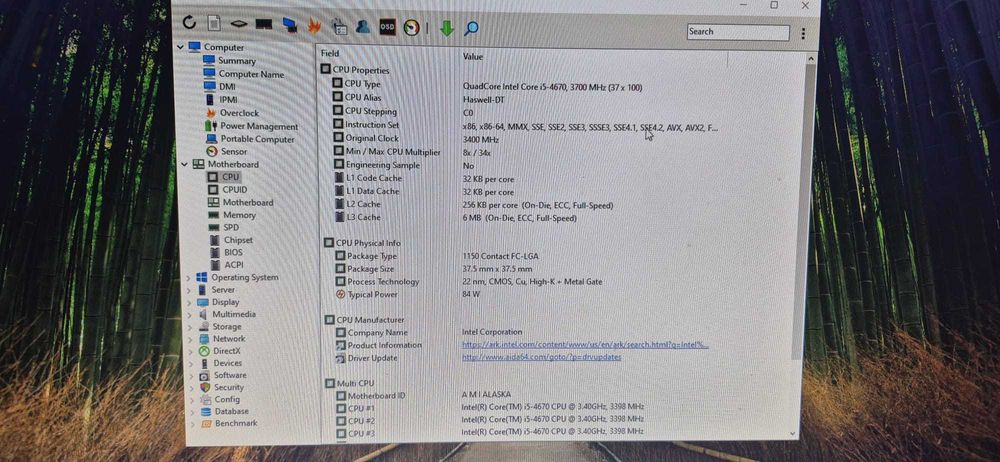 Sistem PC complet Unitate, monitor, boxe, tastatura, mouse