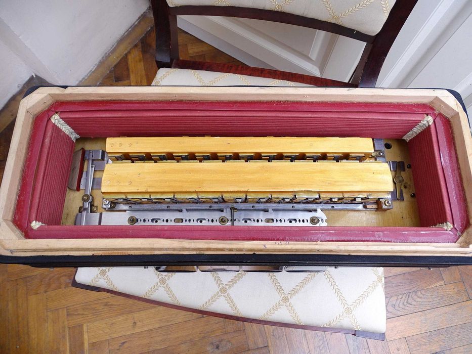 Италиански акордеон CONCORDIA Italia - 120 баса