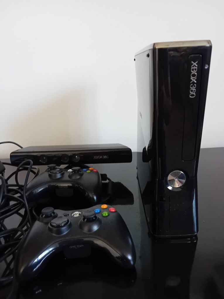 Xbox 360, 250 GB, modat