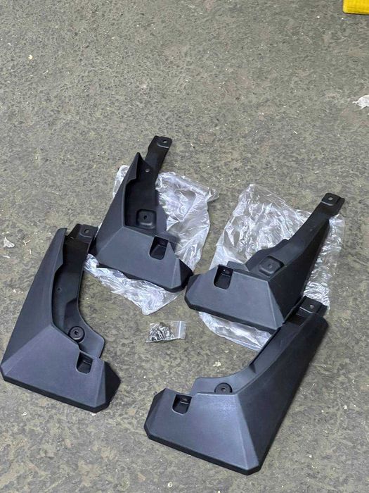 Брызговики на Toyota и Lexus