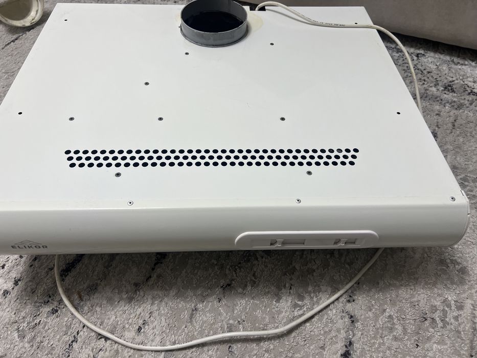 Продам вытяжку срочно!!