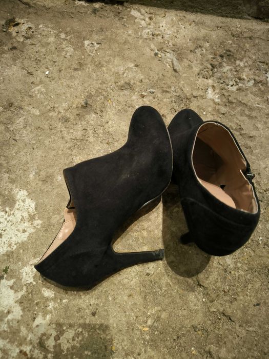 Обувки велур с висок ток