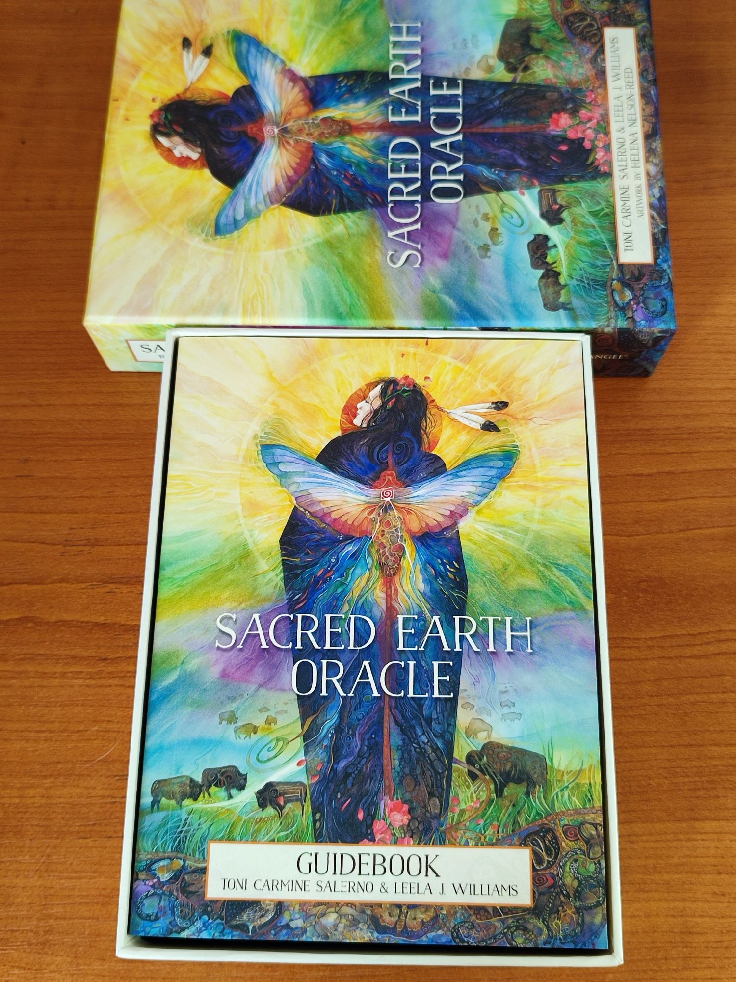Sacred Earth Oracle, 45 cărți oracol de Toni Carmine Salerno, lb engle