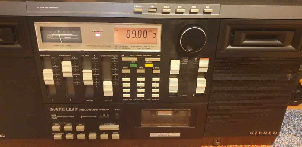 Grundig Satellite Recorder 4000