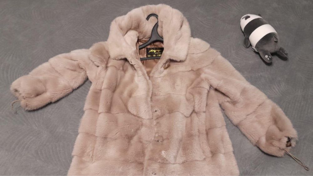 Продам норковую шубу