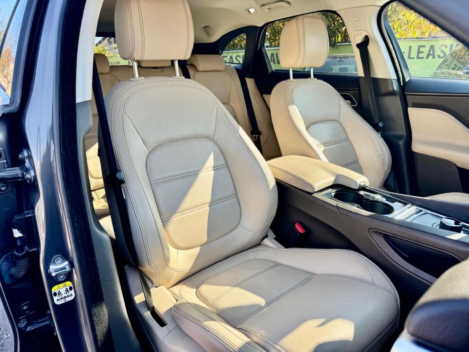 Jaguar F-Pace Automat Diesel 180 CP Ceasuri Digitale. Navigatie Mare