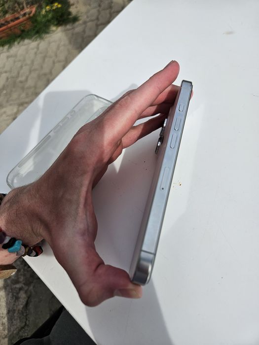 iPhone 16 pro 256gb с гаранция