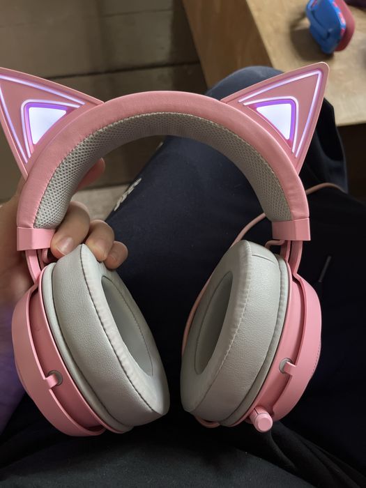Почти новые розовые Razer с ушками ^^