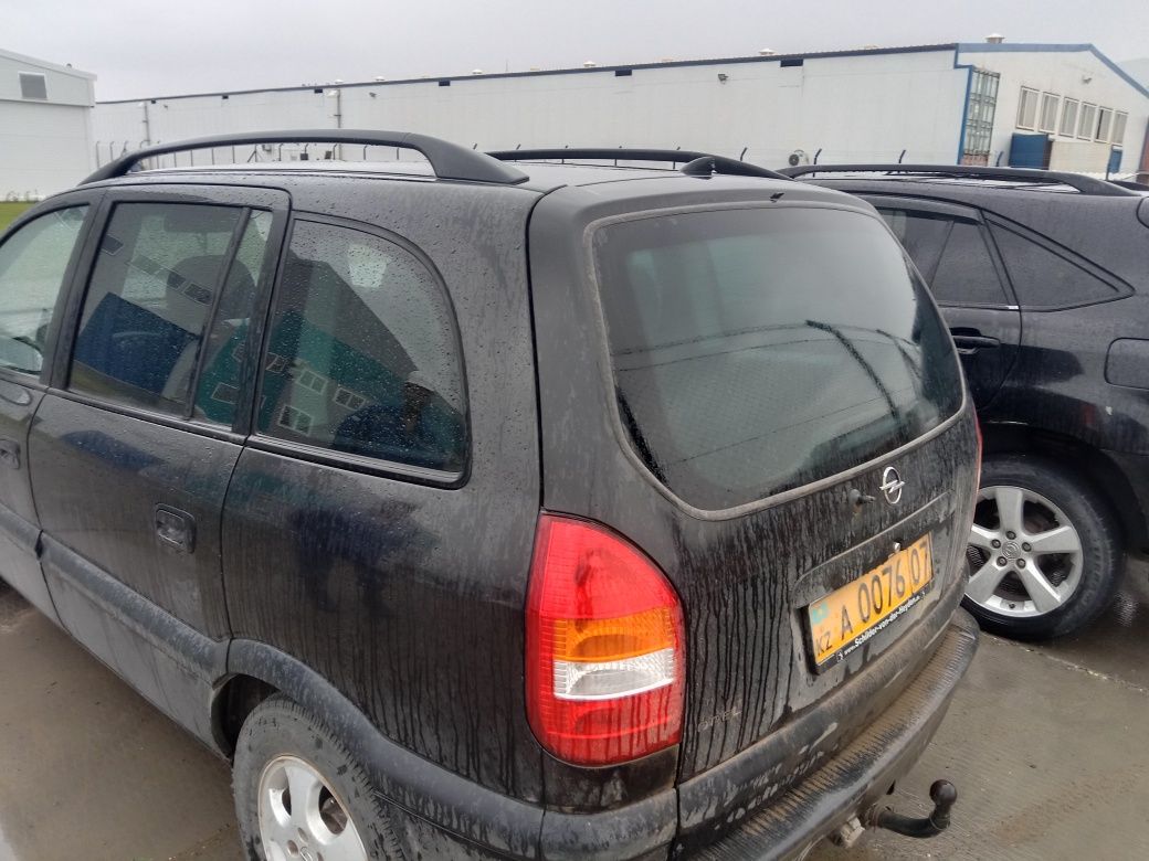 Opel Zafira минивэн