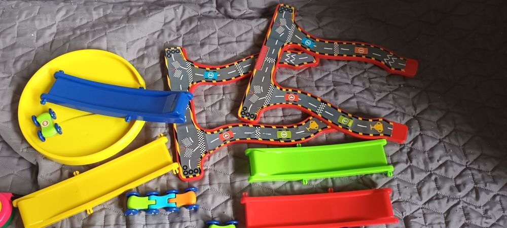 Нова игра  за дете на 2-3г. Цена 10лв