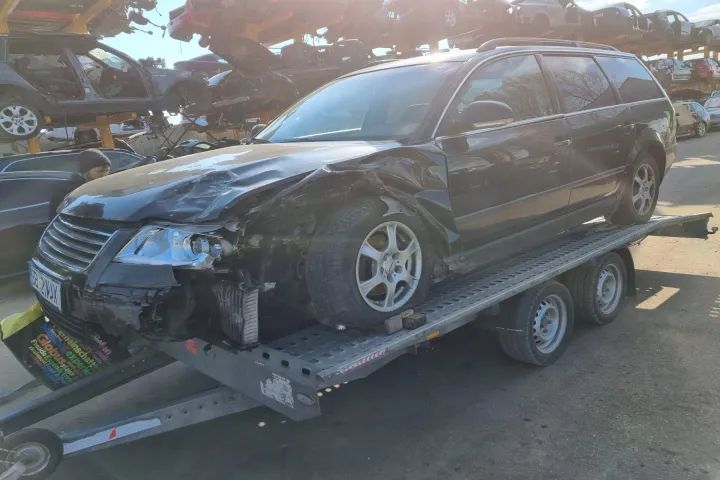 cutie de viteze manuala 6+1 trepte bara spate armatura fata spate capota trager radiator apa clima intercooler haion portbagaj   Vw Passat B5.5 an 2005 euro 4, motor 1.9 tdi BGW 136cp   Dezmembrez