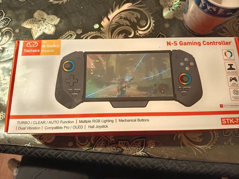 Vând joystick pentru consolă nefolosit in stare buna