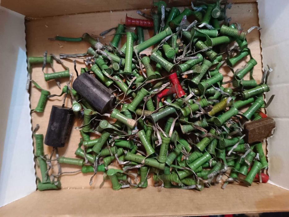 Разные транзисторы, конденсаторы