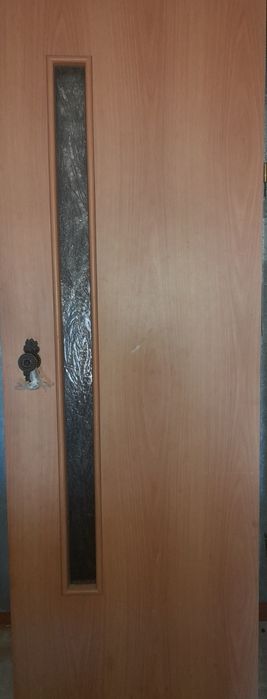 Продам 2 шт. межкомнатные двери б/у