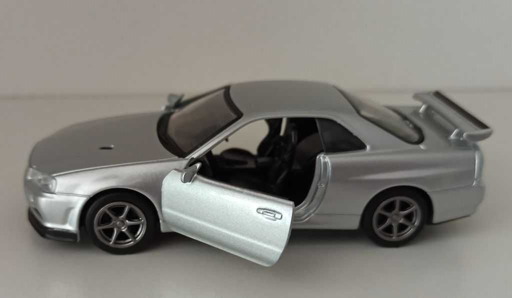 Macheta Nissan Skyline GT-R R34 silver - Tayumo 1/36