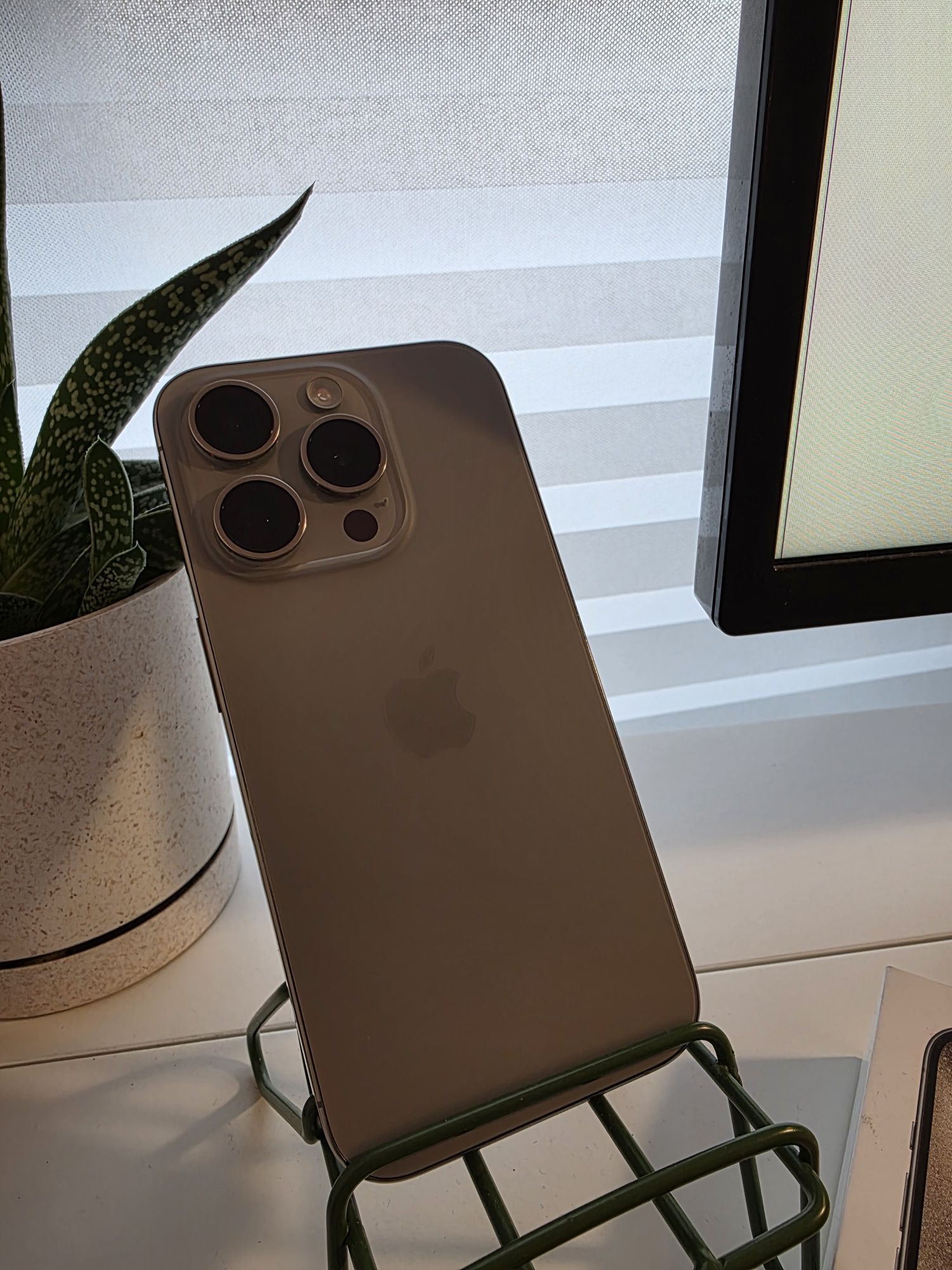 iPhone 15 Pro 256Gb Natural titanium