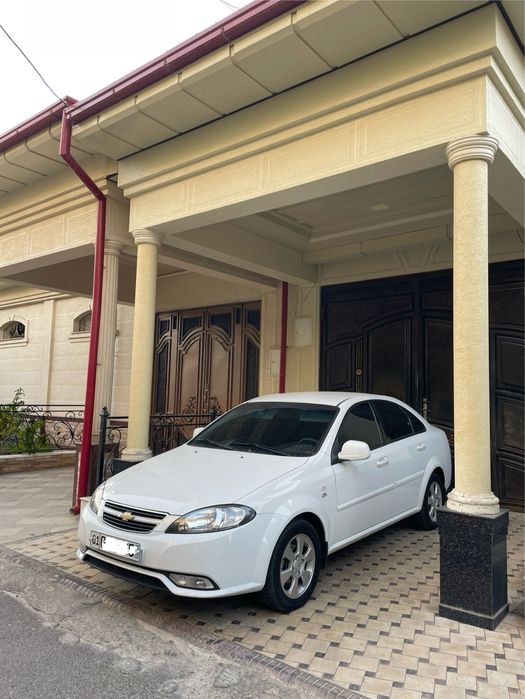 Jentra Moshina Ideal